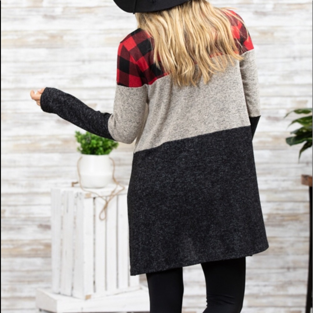 Plus Size long sleeve hacci plaid tunic - Picture 3 of 5